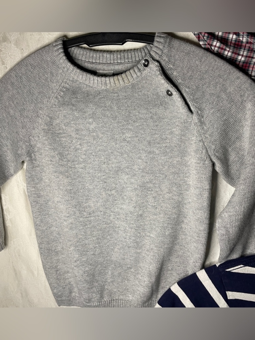 H&M Gray Crewneck Sweater with Shoulder Buttons Boys 2-3yrs